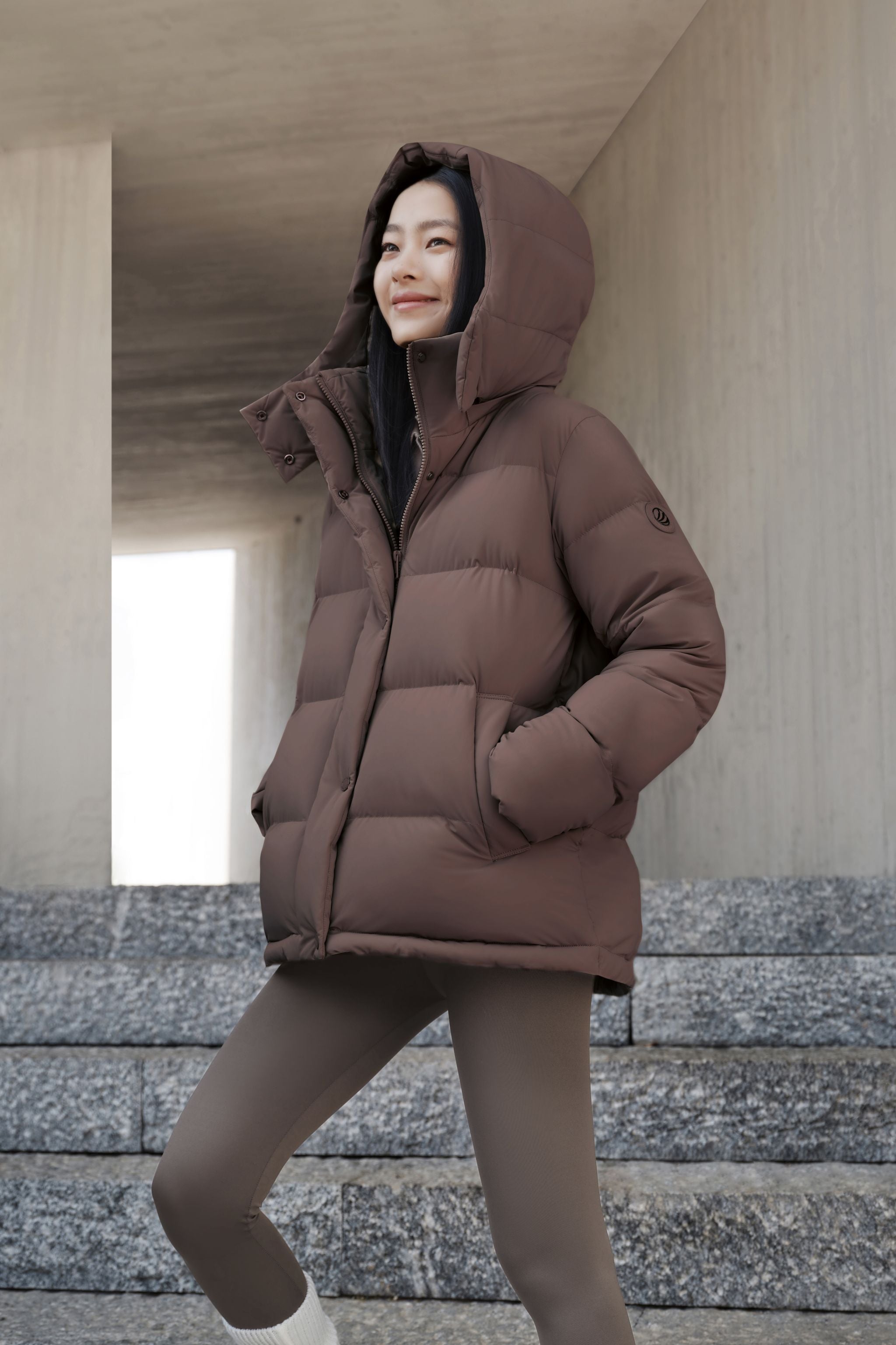 Feel the Cloud women’s down jacket with detachable hood