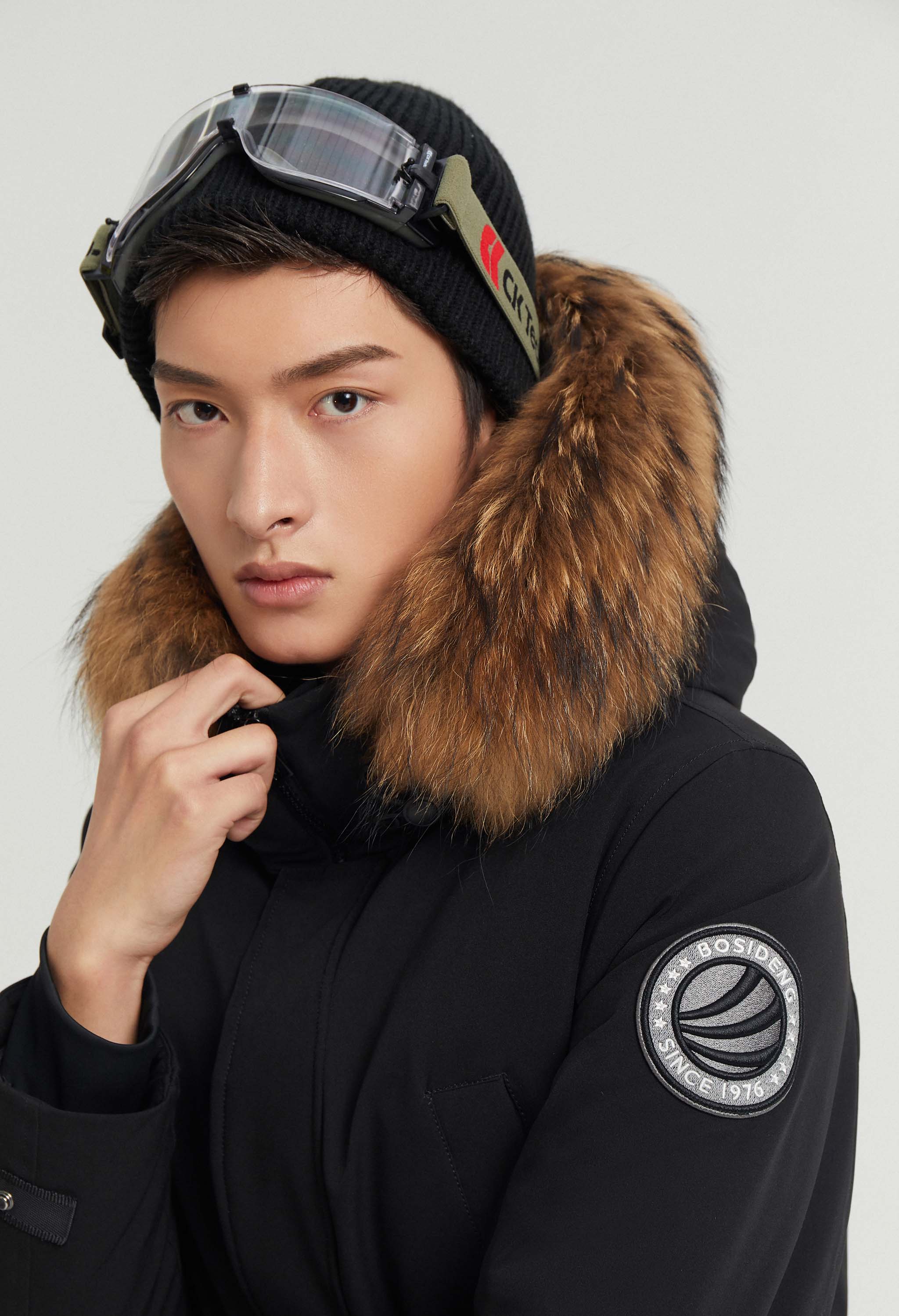 BOSIDENG Goose Down Hooded Parka with Fur Trim Parka XS / Black